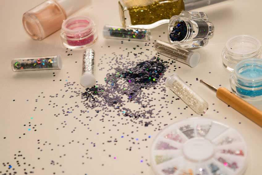 Cantik Berkilau dengan Body Glitter