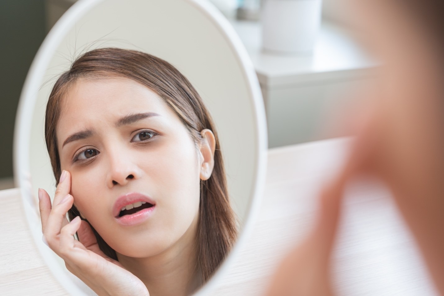 Bye, Mata Panda! Welcome Mata Cerah & Fresh hanya dengan Marina Expert White & Glow Eye Serum!