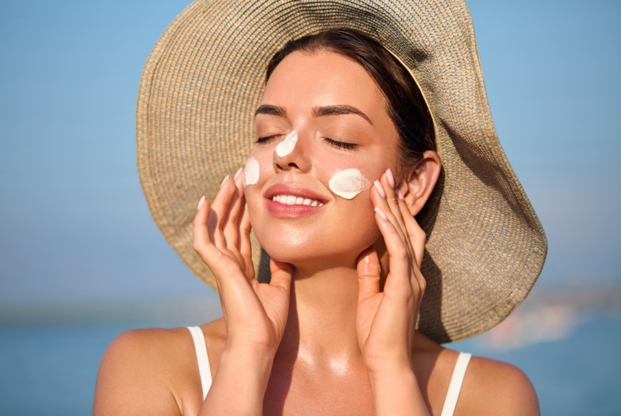 Wajah Tetap Glowing dan Terlindungi di Bawah Sinar Matahari