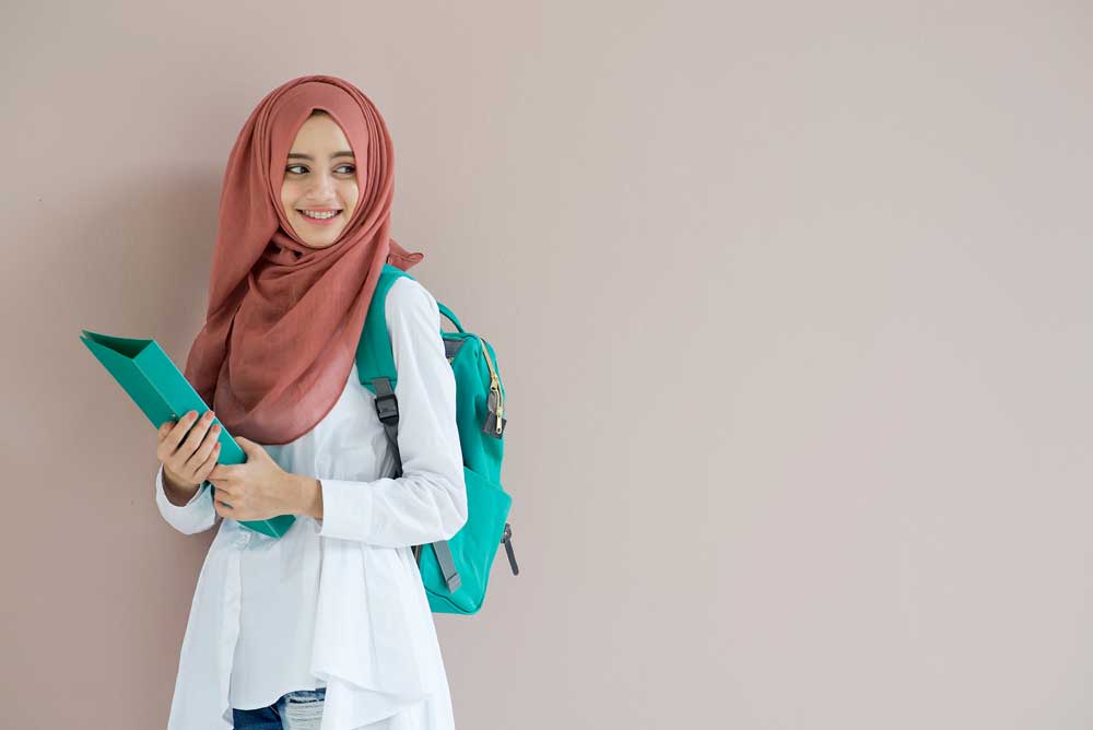 Cantik Berhijab Tanpa Kulit Belang